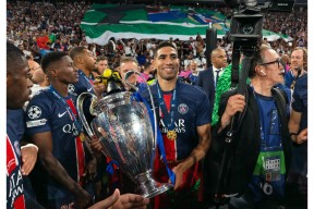 开云中国官方网站关于欧冠转会期走向成谜，巴塞罗那远射贴柱，更衣室稳定，年轻球员得到机会的信息