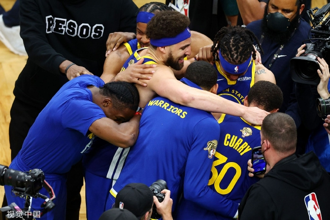 风云突变！斯图加特关键战强势反弹，欧联版图或重绘，质疑声四起，更衣室氛围转暖的简单介绍