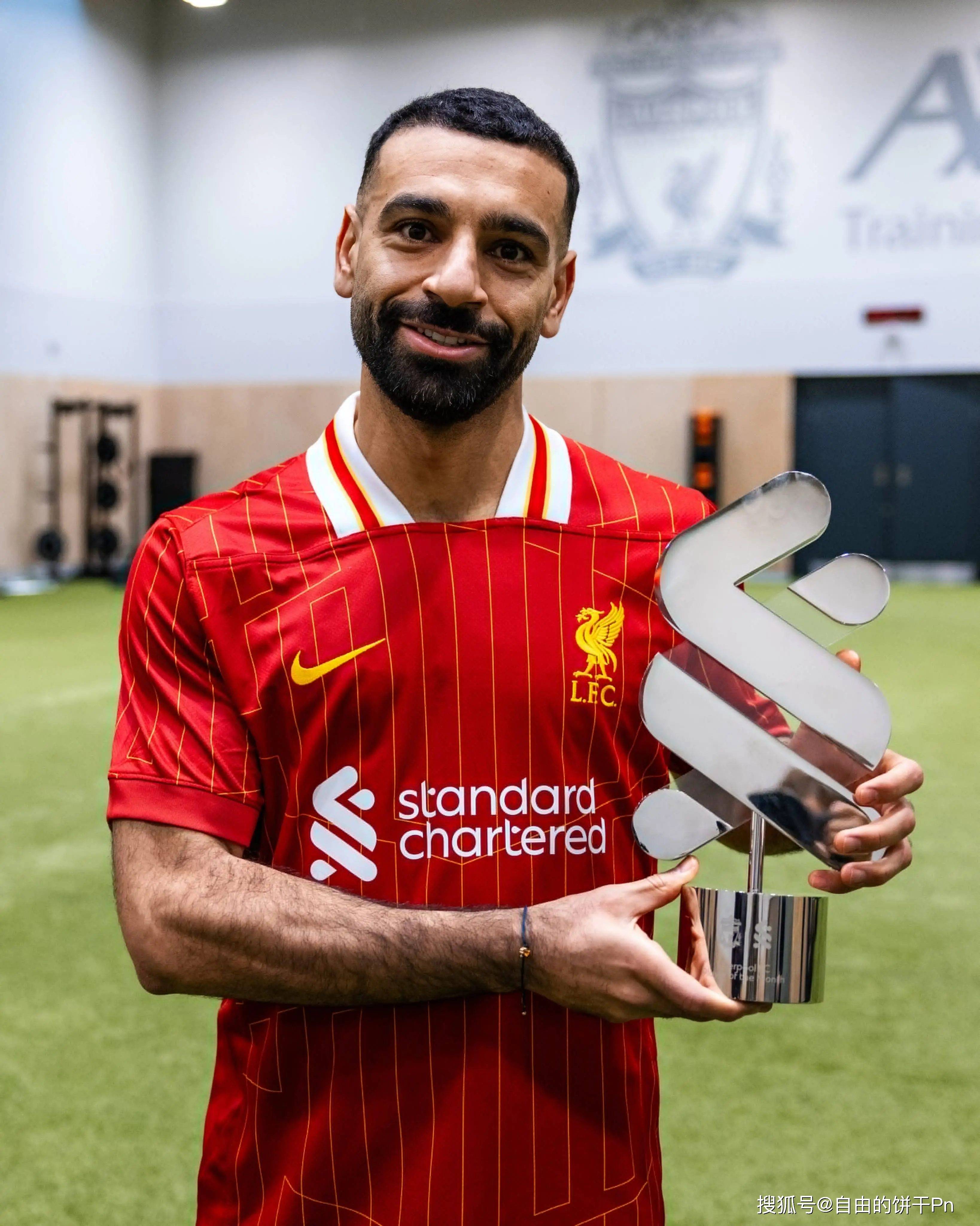 萨拉赫新星突破纪录表现惊艳,巴黎圣日耳曼未来可期!(萨拉赫 集锦) 萨拉赫新星突破纪录表现惊艳,巴黎圣日耳曼未来可期!(萨拉赫 集锦)