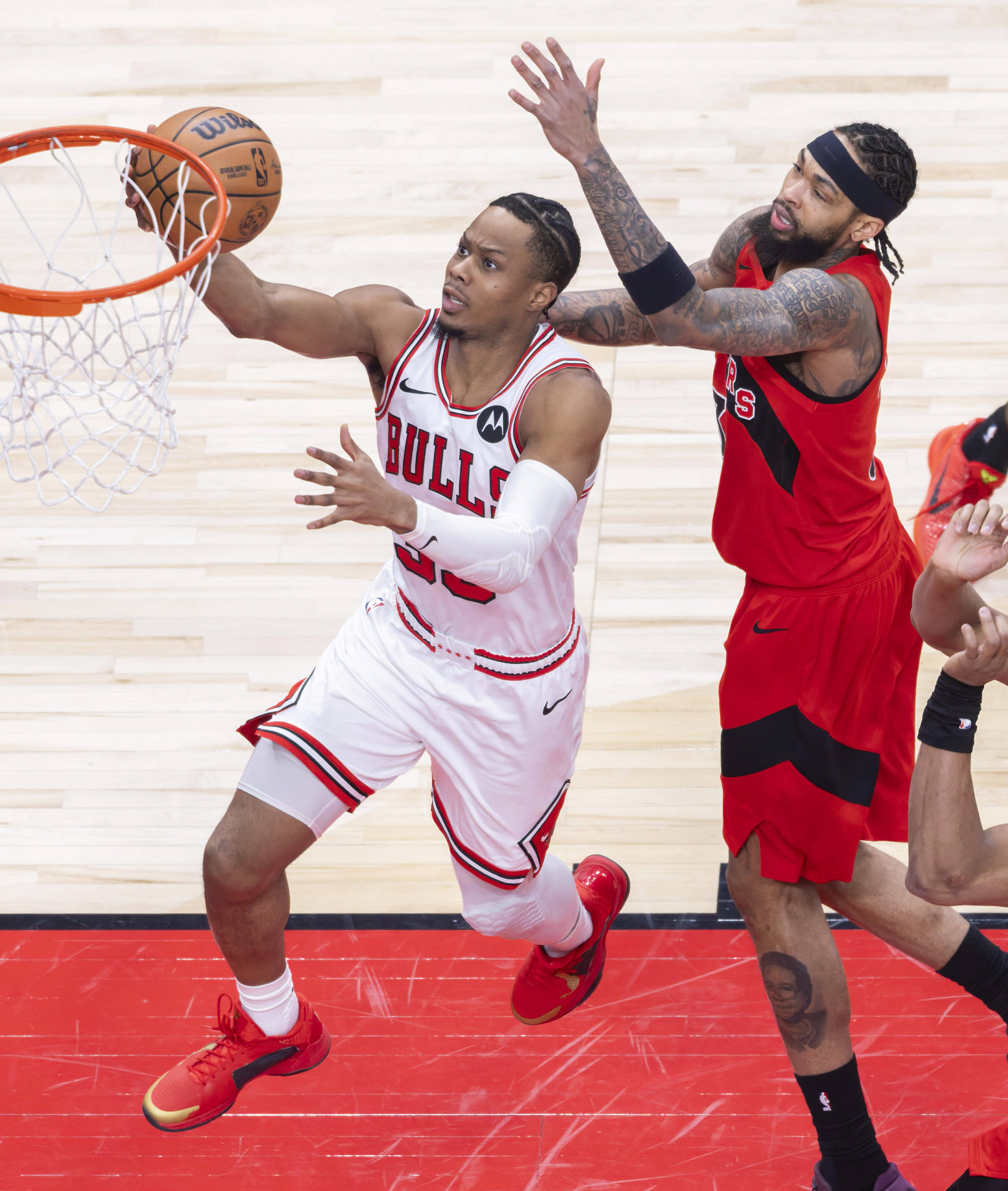 加时末段纽约尼克斯远射贴柱多伦多猛龙刷新队史纪录备战CBA常规赛，这操作让人直呼：成都蓉城今晚外线爆发的简单介绍